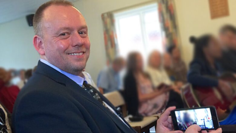 Give har aktivt valg at stå udenfor