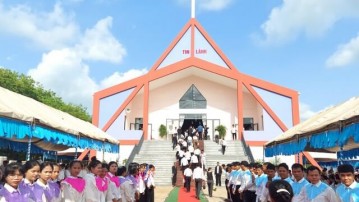 I Vietnam vokser kirken: Til kirkeindvielse i Binh Long med 4.000 gæster